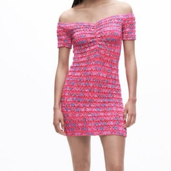 Zara Dresses & Skirts - ZARA Knit Pink Floral Ruched Body Con Mini Dress Size Large